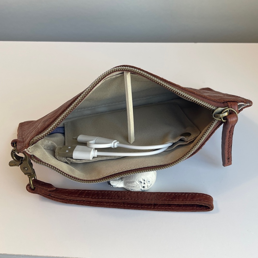 American Leather Co. Genuine Leather Wristlet - Picture 9 of 11